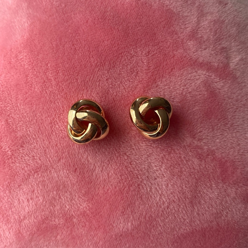 Gold earrings